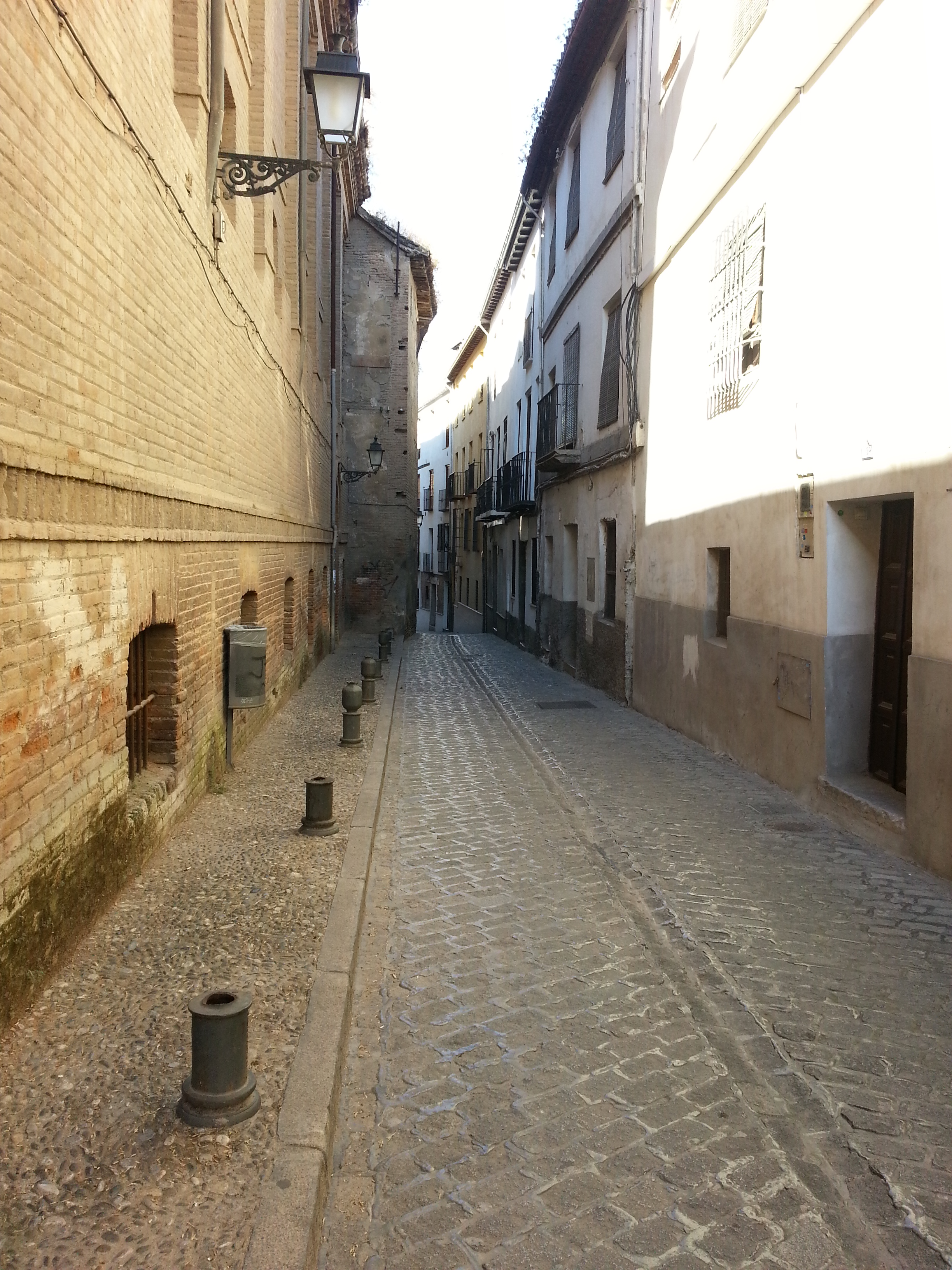 Gutter in centre of street in Granada's Al-Bayzin