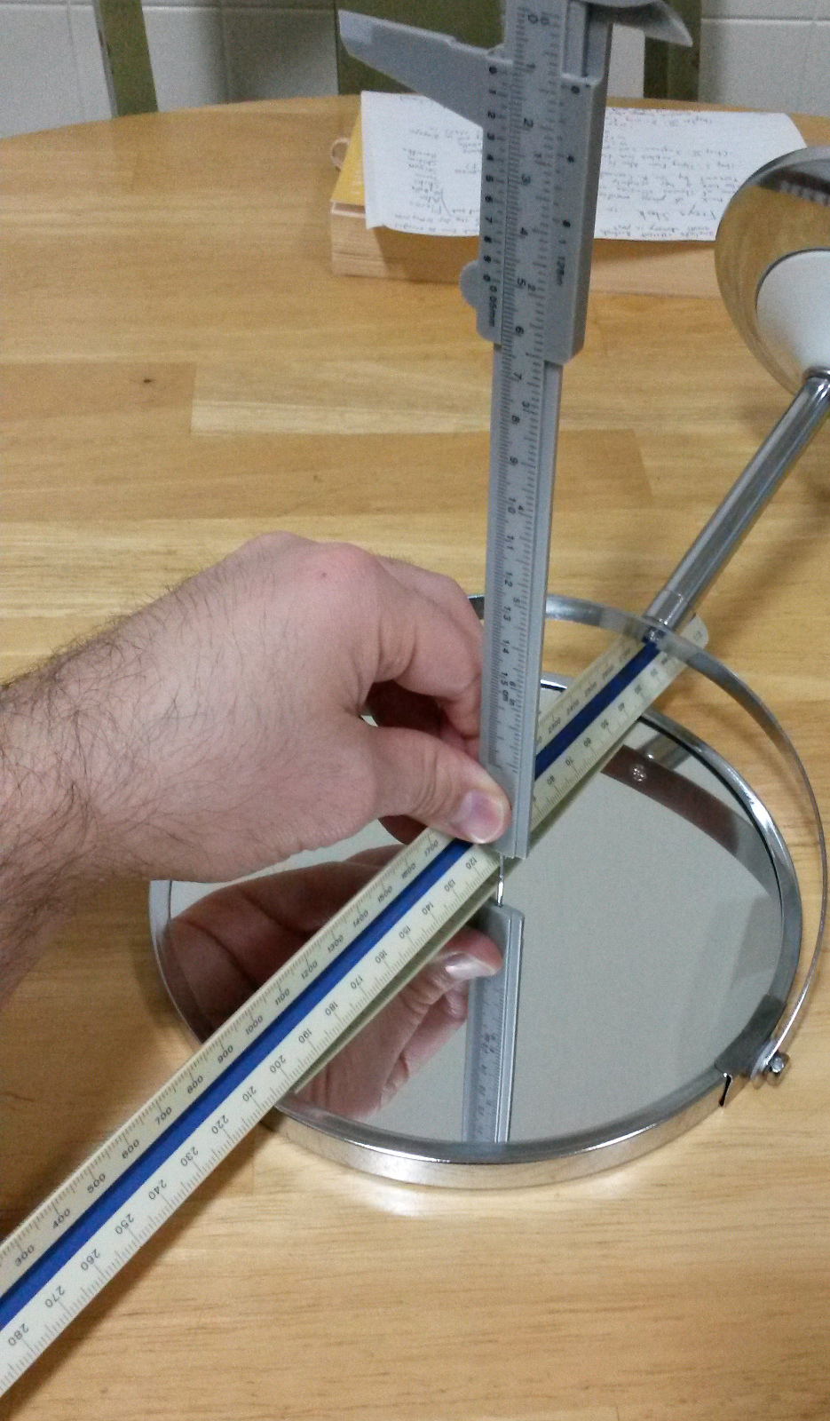 Measuring the mirror's curvature