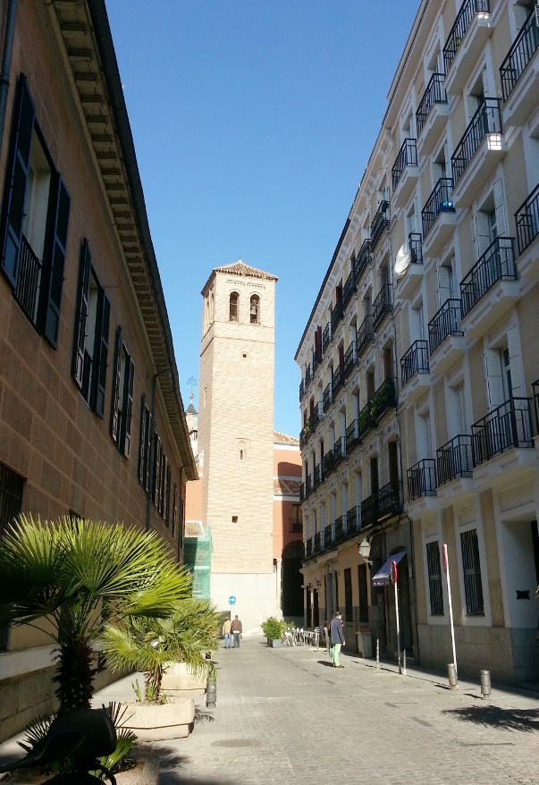 Madrid alley scene